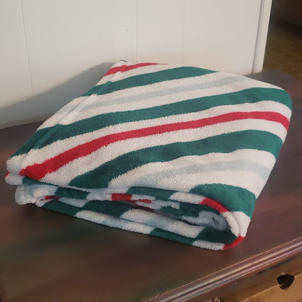Gently Used Fleece Striped Christmas Blanket Throw Red White Green 48" x 60"